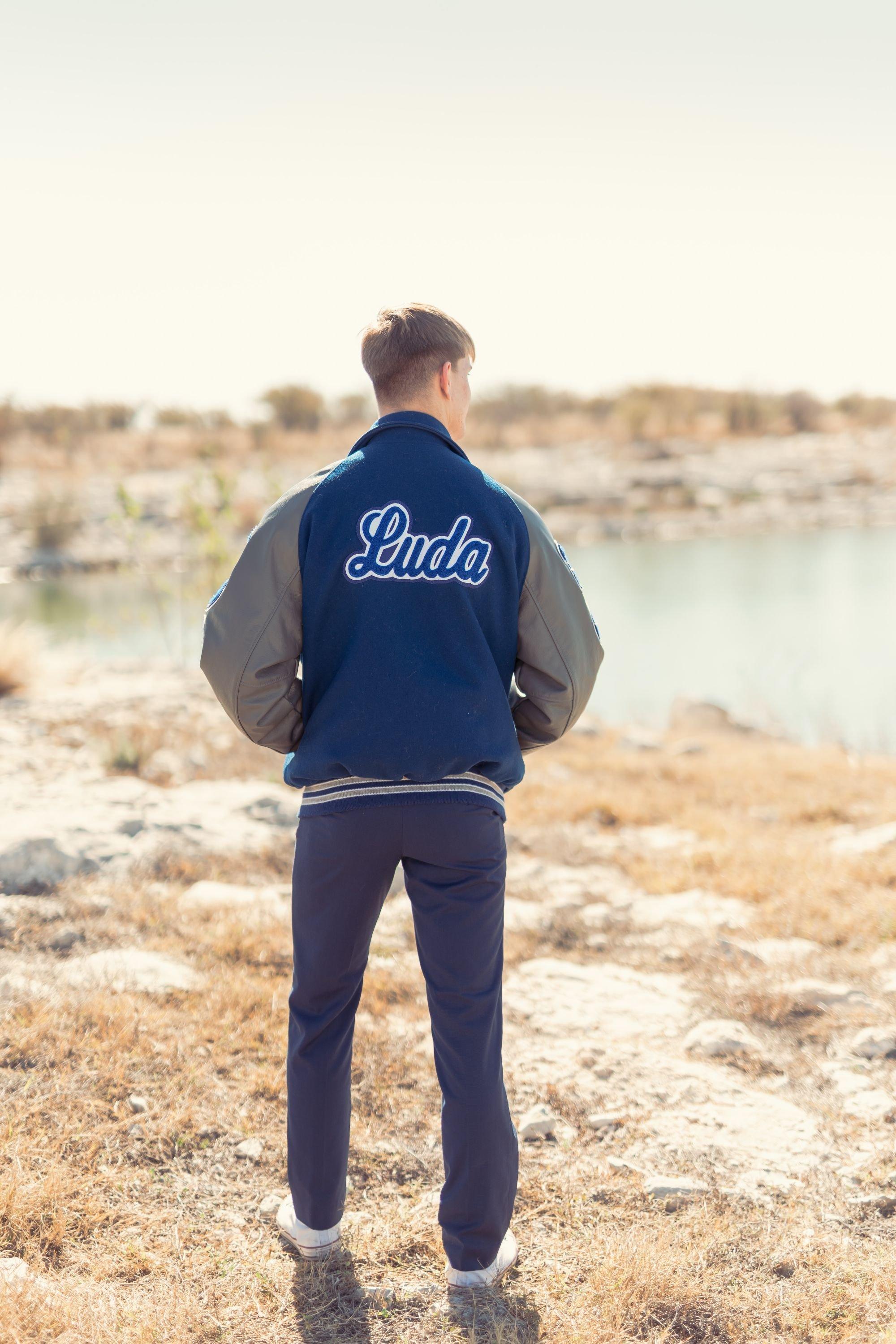 carousel-hero-element image-14